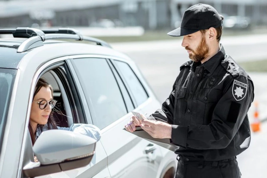 جریمه راننده خانم برای کشف حجاب