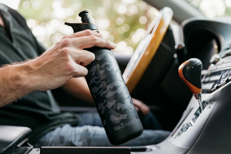 مجازات نگهداری مشروبات الکلی در ماشین